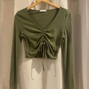 🌷3/$20 Green Cotton On Crop Long Sleeve